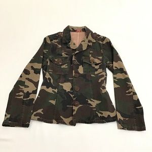 🛍🛍 Vintage Jálate Camo Print Jacket